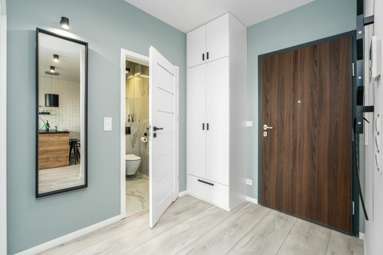 Exclusive Apartment With Terrace By Renters Poznaň Exteriér fotografie
